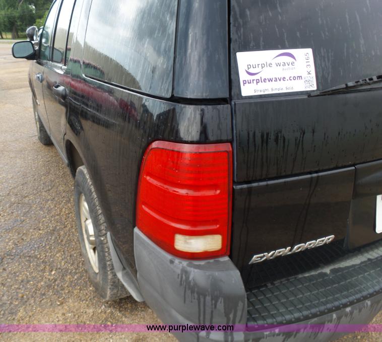 image for item K3165 2004 Ford Explorer SUV