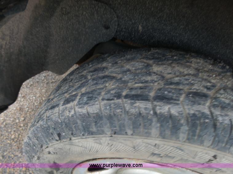 image for item K3165 2004 Ford Explorer SUV