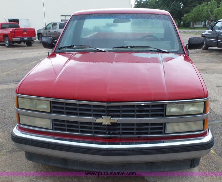 image for item K3166 1991 Chevrolet Scottsdale 1500 pickup truck