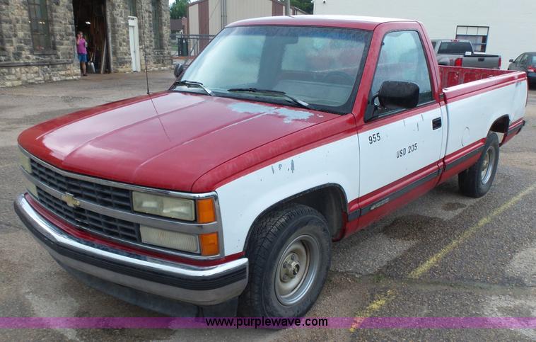 image for item K3166 1991 Chevrolet Scottsdale 1500 pickup truck