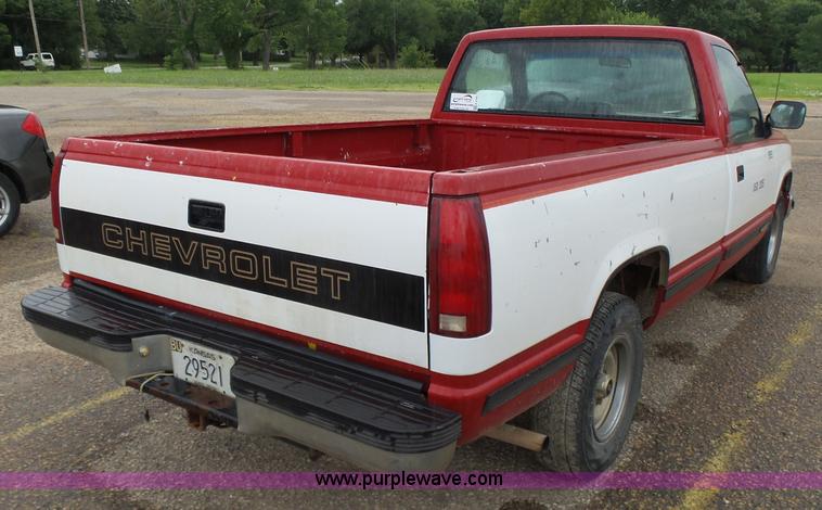 image for item K3166 1991 Chevrolet Scottsdale 1500 pickup truck