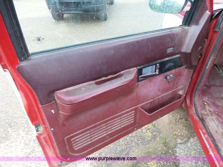 image for item K3166 1991 Chevrolet Scottsdale 1500 pickup truck