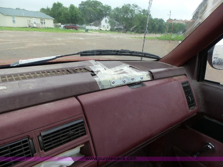 image for item K3166 1991 Chevrolet Scottsdale 1500 pickup truck