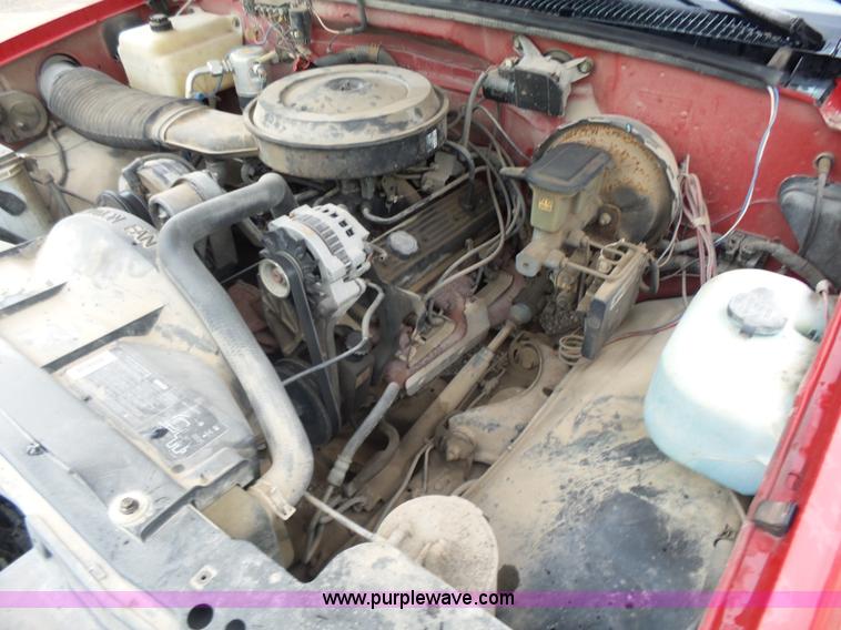 image for item K3166 1991 Chevrolet Scottsdale 1500 pickup truck