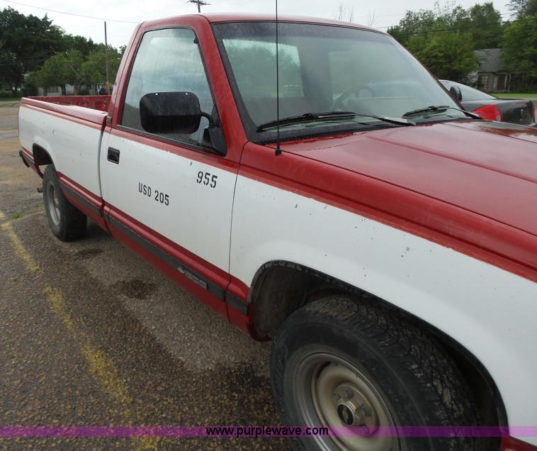 image for item K3166 1991 Chevrolet Scottsdale 1500 pickup truck