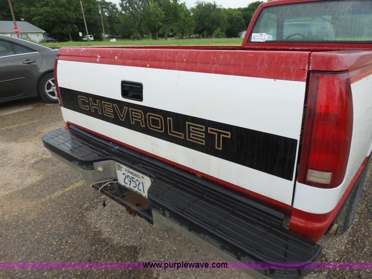 image for item K3166 1991 Chevrolet Scottsdale 1500 pickup truck