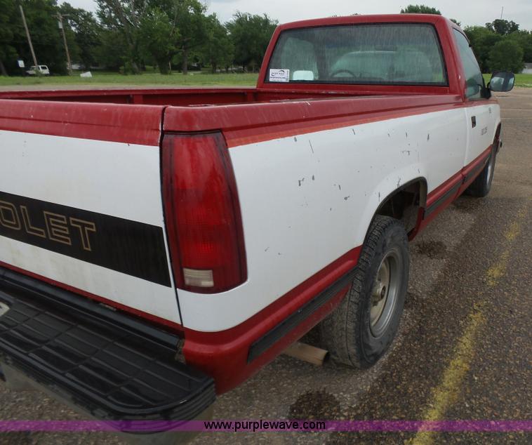 image for item K3166 1991 Chevrolet Scottsdale 1500 pickup truck