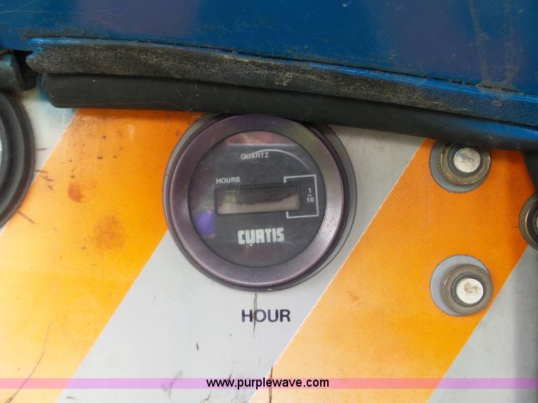 image for item K3482 1999 Up Right SB60 boom lift