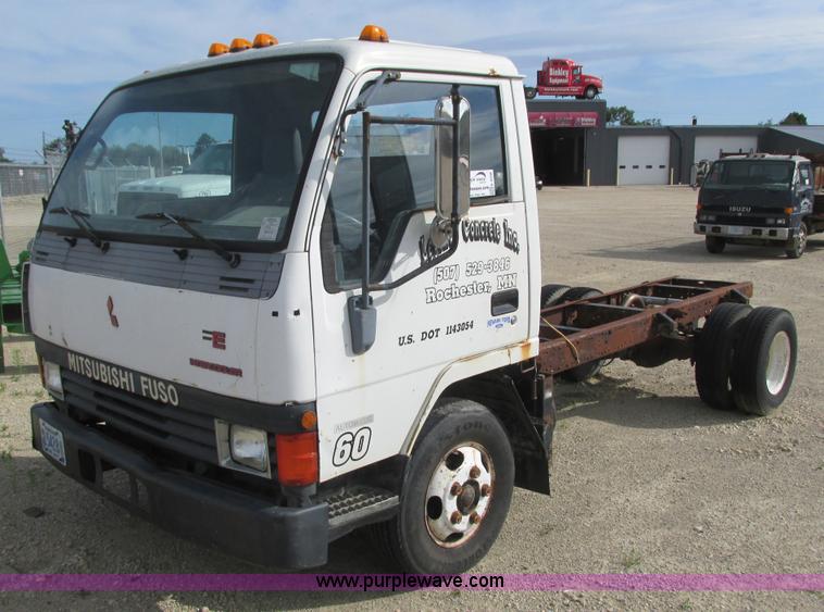 image for item K4056 1994 Mitsubishi Fuso FE truck cab and chassis