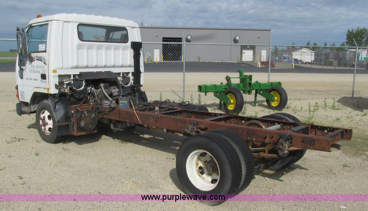 image for item K4056 1994 Mitsubishi Fuso FE truck cab and chassis