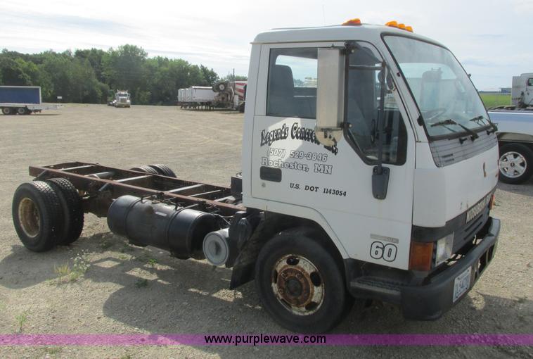 image for item K4056 1994 Mitsubishi Fuso FE truck cab and chassis