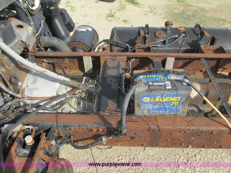 image for item K4056 1994 Mitsubishi Fuso FE truck cab and chassis