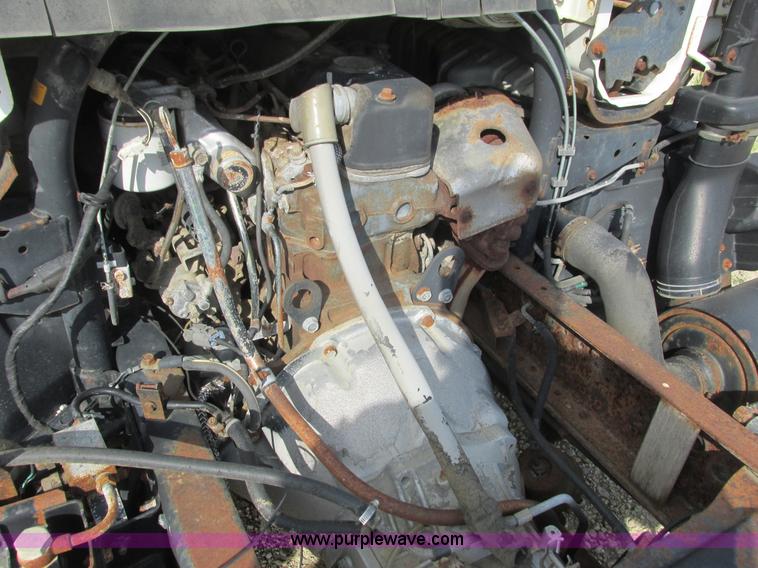 image for item K4056 1994 Mitsubishi Fuso FE truck cab and chassis