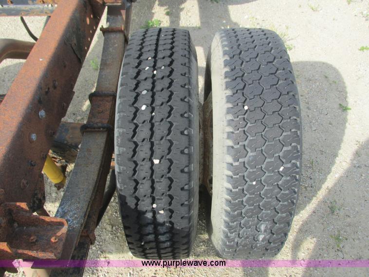 image for item K4056 1994 Mitsubishi Fuso FE truck cab and chassis