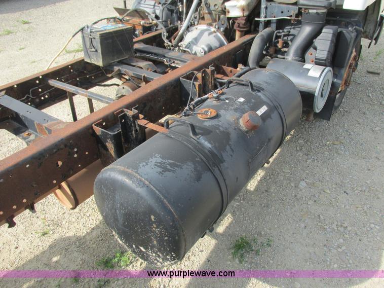 image for item K4056 1994 Mitsubishi Fuso FE truck cab and chassis