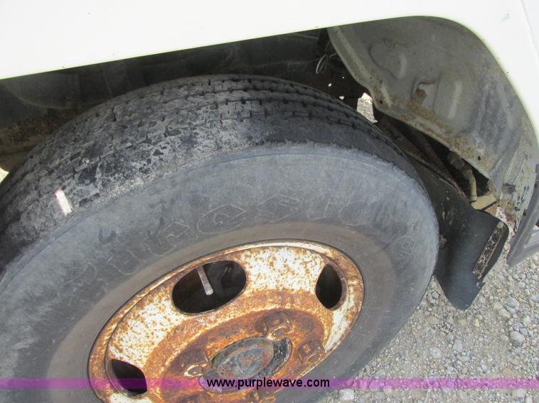 image for item K4056 1994 Mitsubishi Fuso FE truck cab and chassis