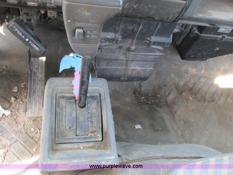 image for item K4056 1994 Mitsubishi Fuso FE truck cab and chassis