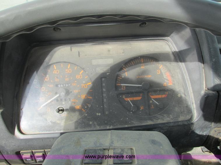 image for item K4056 1994 Mitsubishi Fuso FE truck cab and chassis