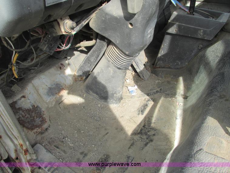 image for item K4056 1994 Mitsubishi Fuso FE truck cab and chassis