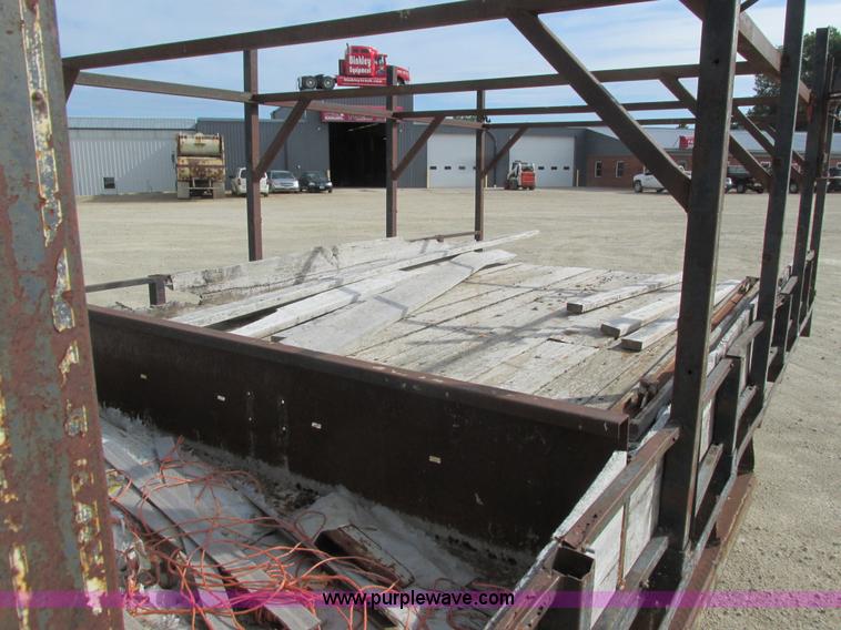 image for item K4057 1990 Isuzu NPR flatbed truck