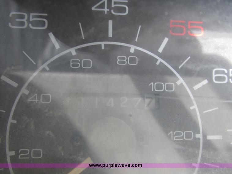 image for item K4057 1990 Isuzu NPR flatbed truck