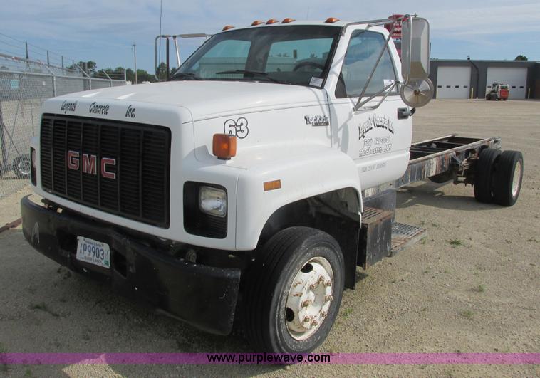 image for item K4058 1995 GMC TopKick truck cab and chassis