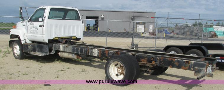 image for item K4058 1995 GMC TopKick truck cab and chassis