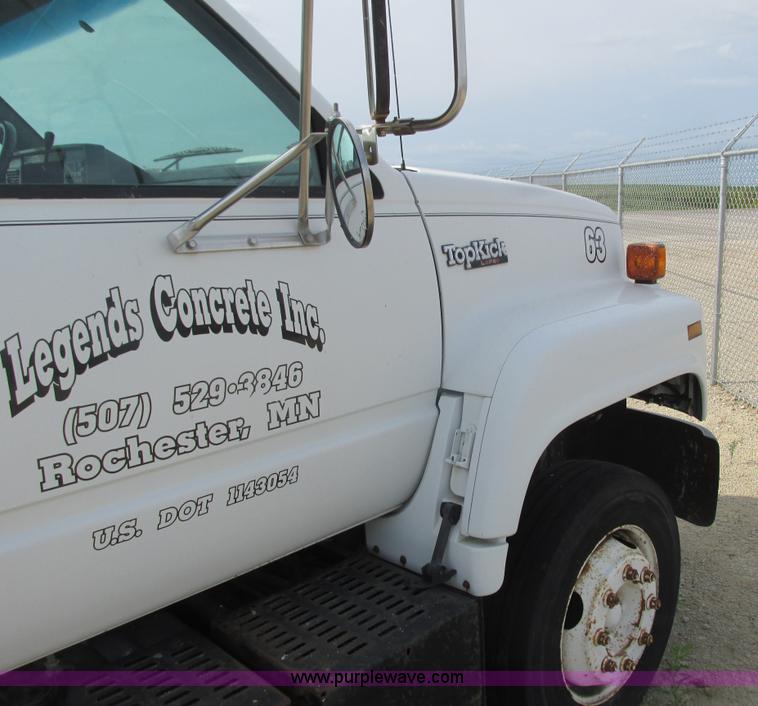 image for item K4058 1995 GMC TopKick truck cab and chassis