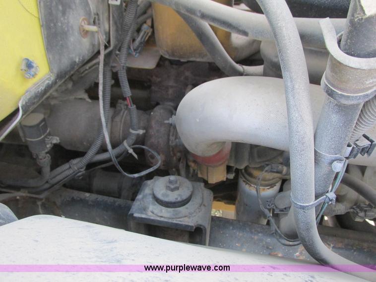 image for item K4058 1995 GMC TopKick truck cab and chassis