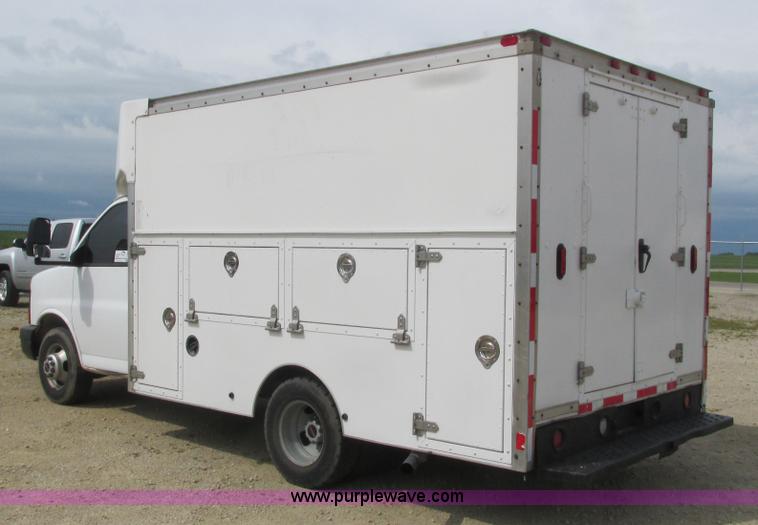 image for item K4061 2006 GMC Savana G3500 Cargo service truck