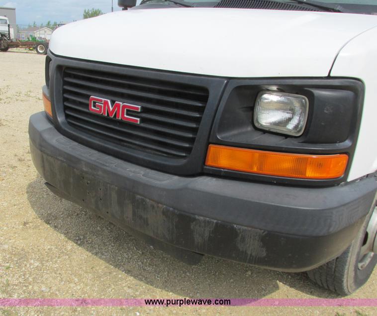 image for item K4061 2006 GMC Savana G3500 Cargo service truck