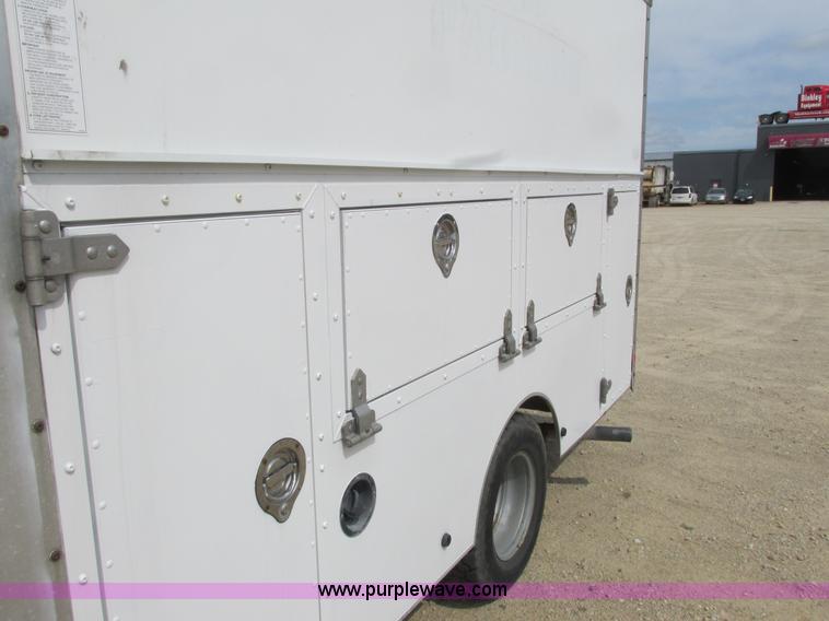 image for item K4061 2006 GMC Savana G3500 Cargo service truck