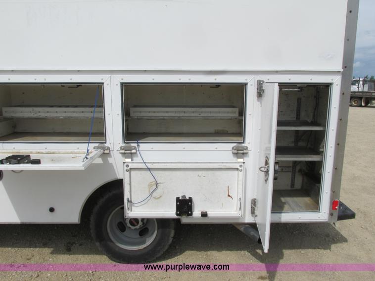 image for item K4061 2006 GMC Savana G3500 Cargo service truck