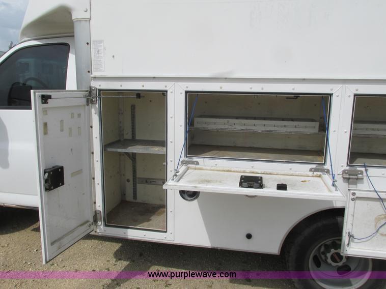 image for item K4061 2006 GMC Savana G3500 Cargo service truck