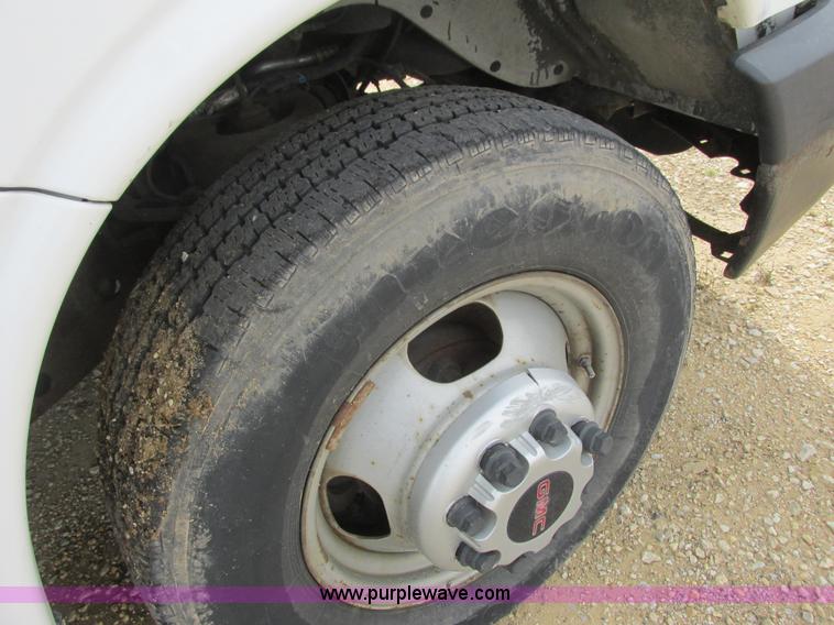 image for item K4061 2006 GMC Savana G3500 Cargo service truck