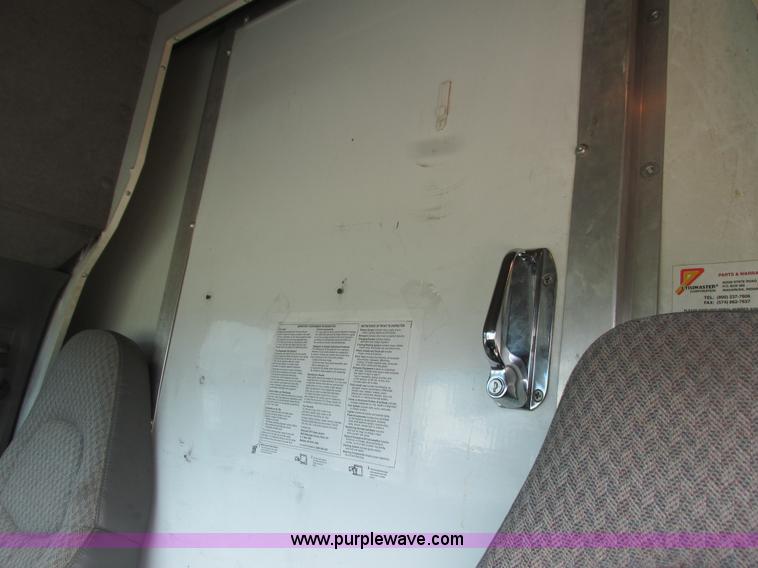 image for item K4061 2006 GMC Savana G3500 Cargo service truck