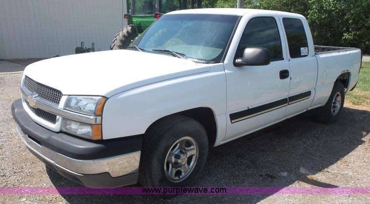 image for item K4739 2003 Chevrolet Silverado 1500 Ext. Cab pickup truck