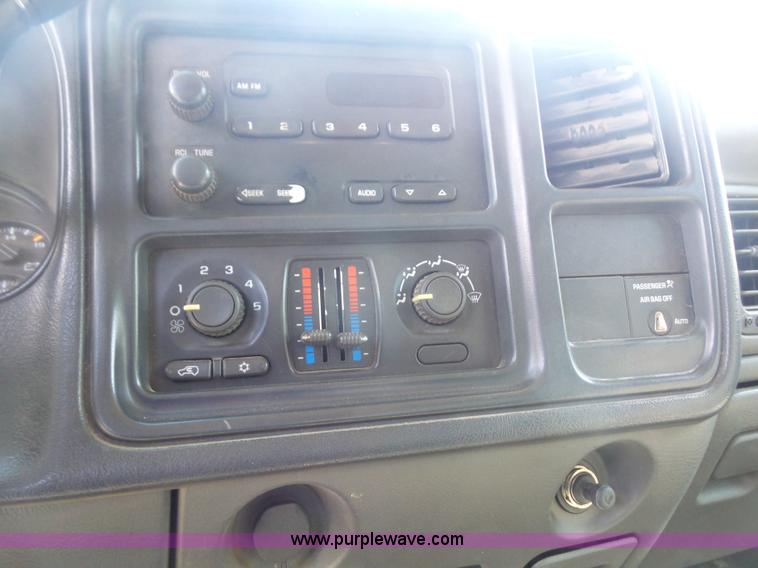 image for item K4739 2003 Chevrolet Silverado 1500 Ext. Cab pickup truck