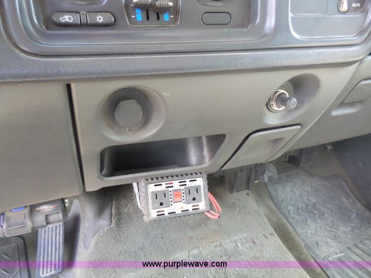 image for item K4739 2003 Chevrolet Silverado 1500 Ext. Cab pickup truck