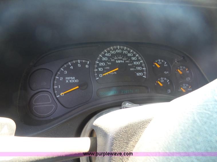 image for item K4739 2003 Chevrolet Silverado 1500 Ext. Cab pickup truck