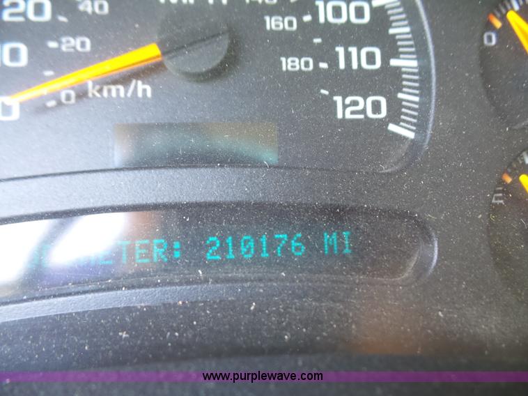 image for item K4739 2003 Chevrolet Silverado 1500 Ext. Cab pickup truck