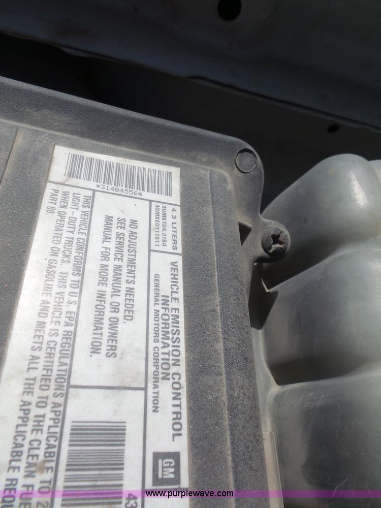 image for item K4739 2003 Chevrolet Silverado 1500 Ext. Cab pickup truck