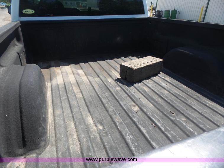 image for item K4739 2003 Chevrolet Silverado 1500 Ext. Cab pickup truck