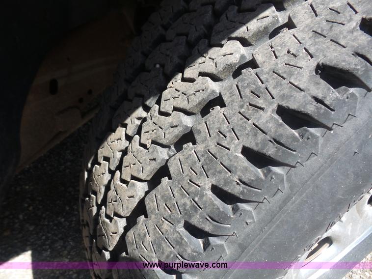 image for item K4739 2003 Chevrolet Silverado 1500 Ext. Cab pickup truck