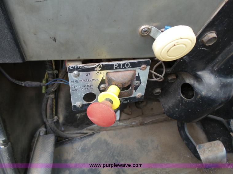 image for item K5304 2000 Freightliner FL60 rollback truck