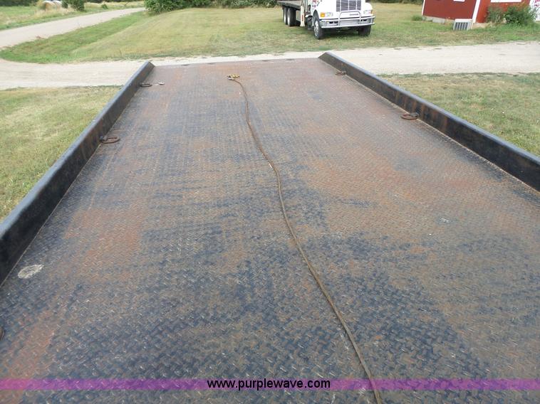 image for item K5304 2000 Freightliner FL60 rollback truck