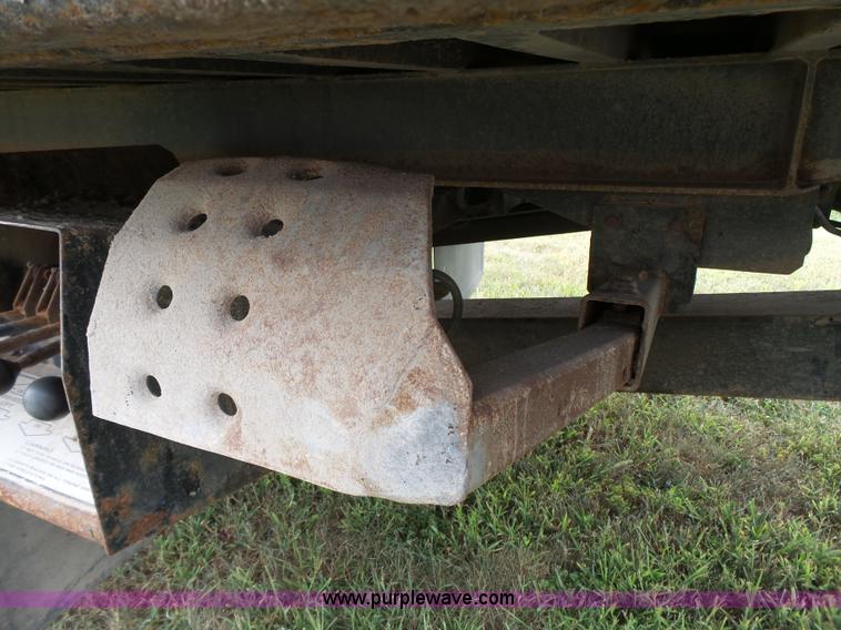 image for item K5304 2000 Freightliner FL60 rollback truck