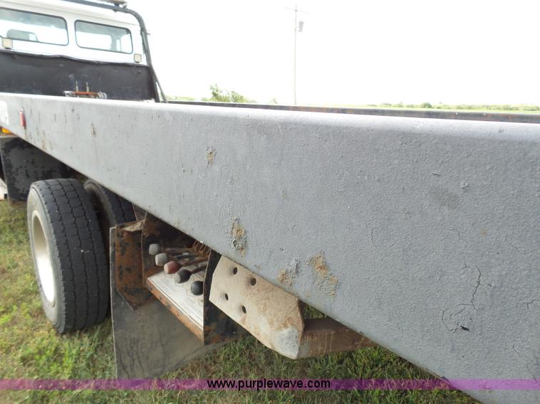 image for item K5304 2000 Freightliner FL60 rollback truck