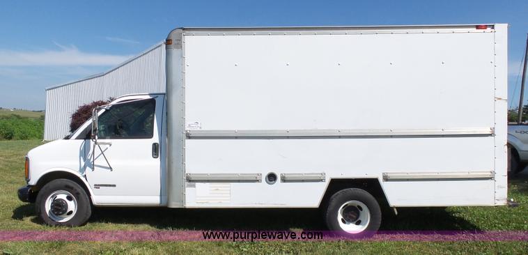 image for item K5316 1997 GMC Savana G3500 box truck