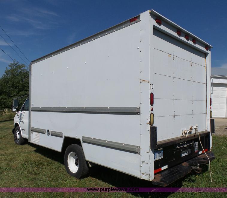 image for item K5316 1997 GMC Savana G3500 box truck